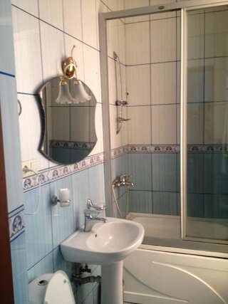 Гостевой дом My House Hotel Тбилиси Двухместный номер с 2 отдельными кроватями-1