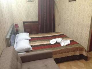 Гостевой дом My House Hotel Тбилиси Четырехместный номер с балконом-1