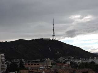 Гостевой дом My House Hotel Тбилиси Четырехместный номер с балконом-11